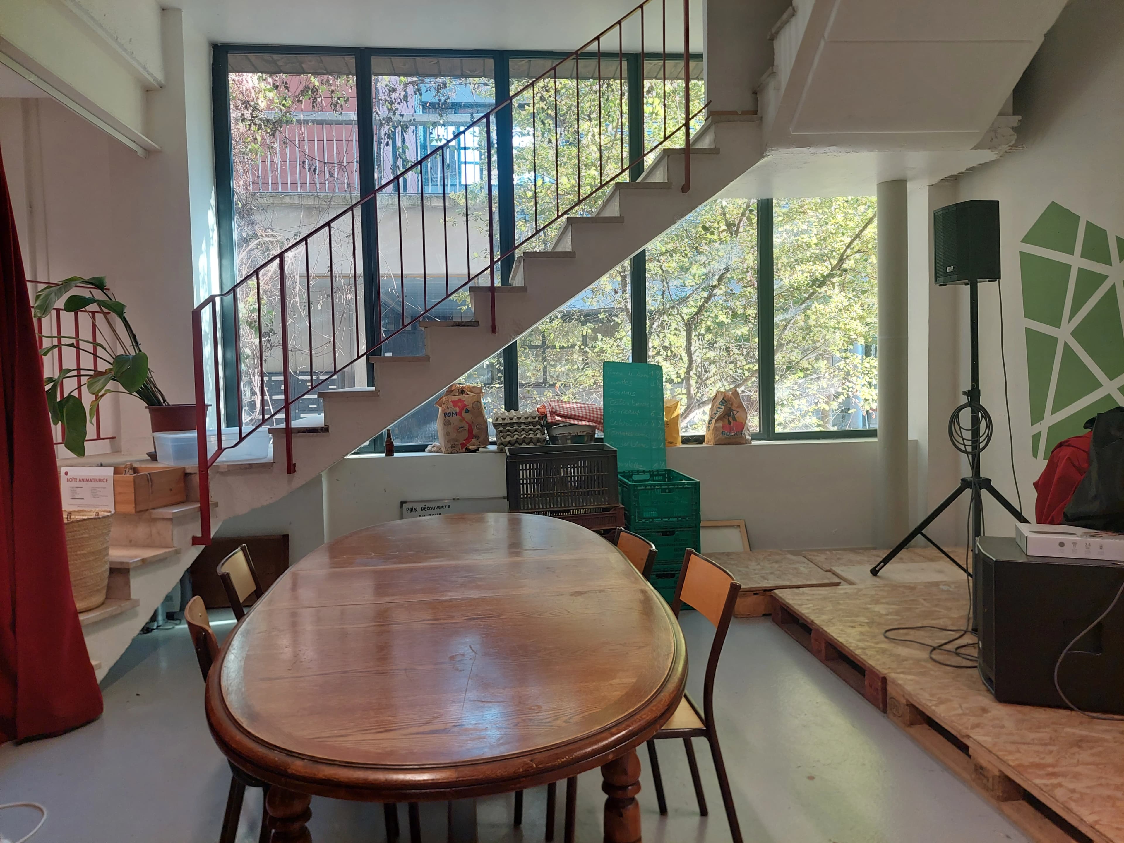 Local associatif / commercial - Av. Pasteur — miniature 3