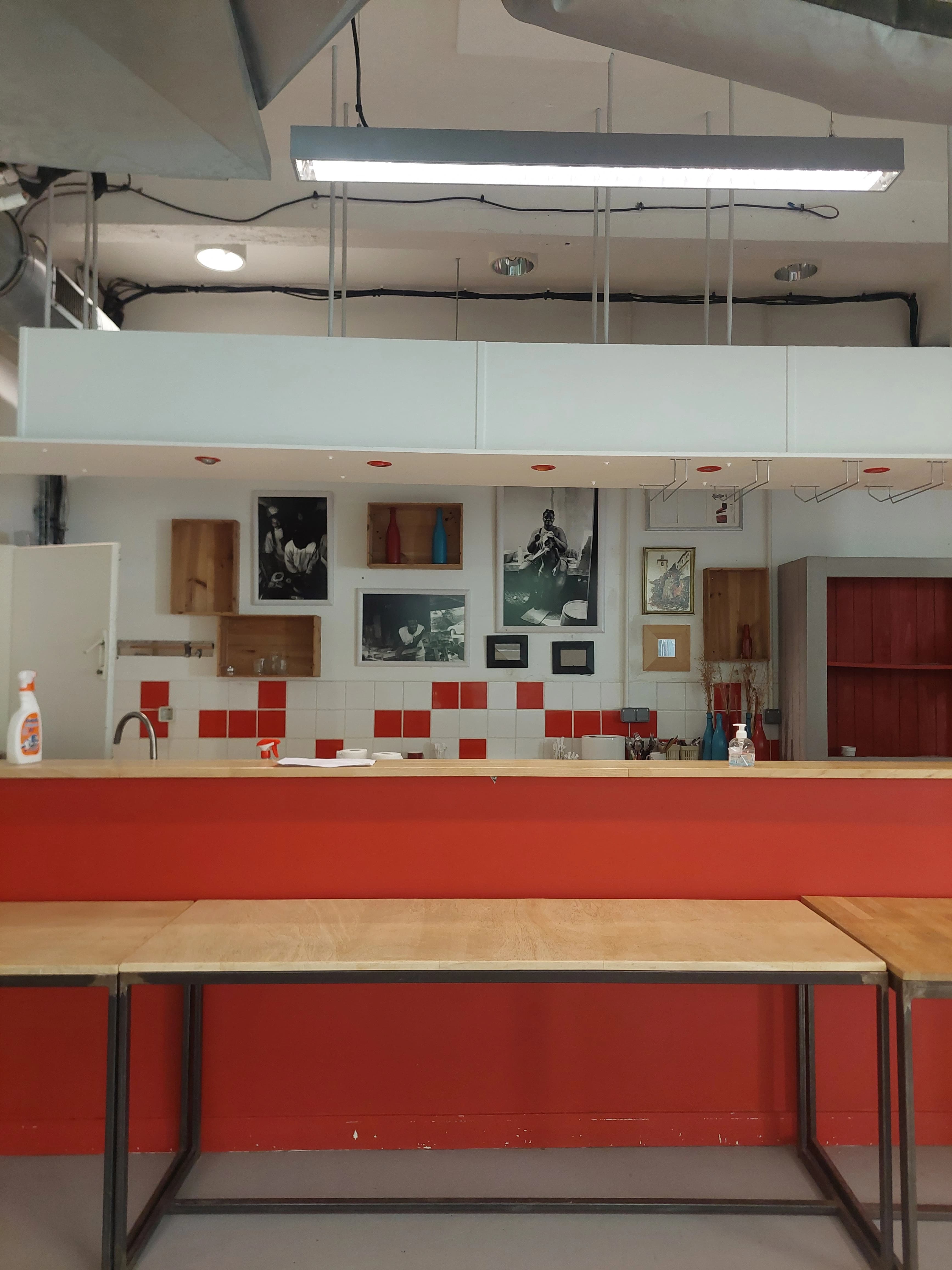 Local associatif / commercial - Av. Pasteur — miniature 5