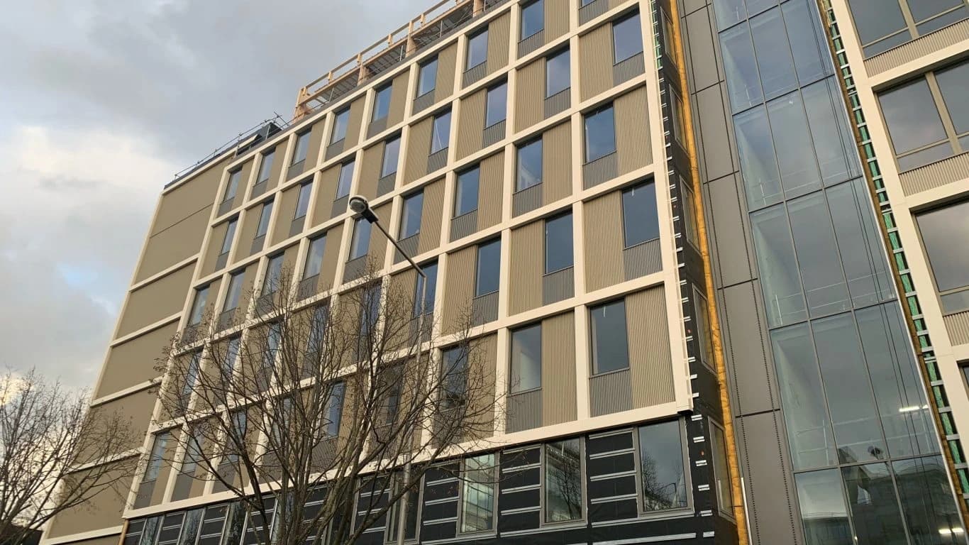 Bureaux lumineux bois  - Rue des Bretons — miniature 3